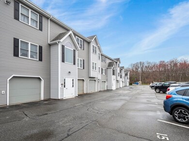 64 Tennis Plaza Rd unit 13, Dracut, MA 01826 - photo 3