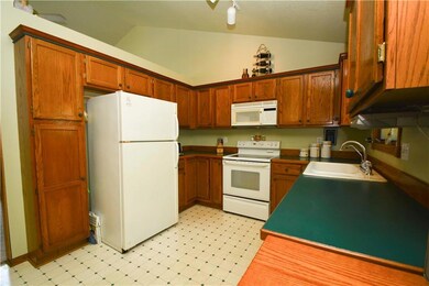 3312 SE 19th St, Des Moines, IA 50320 - photo 7