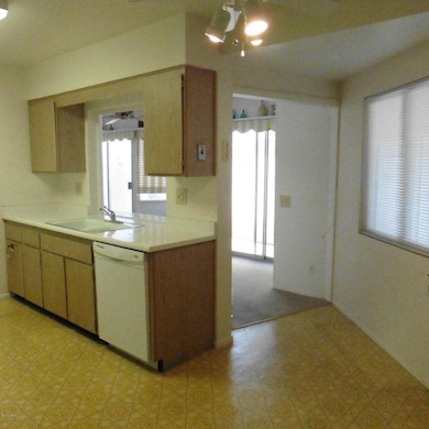 13667 N Garden Court Dr, Sun City, AZ 85351 - photo 4