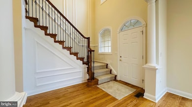 12798 Fox Keep Run, Fairfax, VA 22033 - photo 4