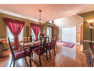 Dining Rm to Foyer.
