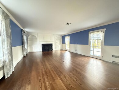 342 Woodbury Rd, Cold Spring Harbor, NY 11724 - photo 6