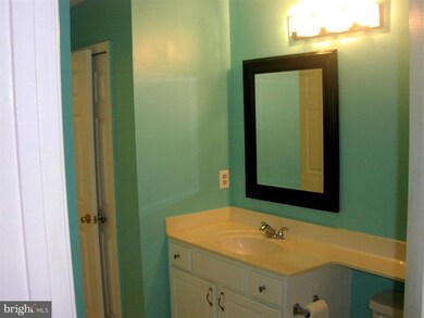 121 Timberbrook Ln unit T3, Gaithersburg, MD 20878 - photo 3