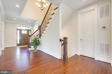 305 Cabin Rd SE, Vienna, VA 22180 - photo 3