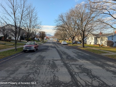 618 Shirley Ln, Dunmore, PA 18512 - photo 3