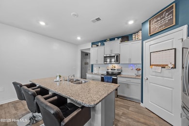 402 Isabelle St, New Bern, NC 28560 - photo 7