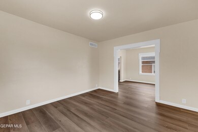 2721 Sacramento Ave, El Paso, TX 79930 - photo 7