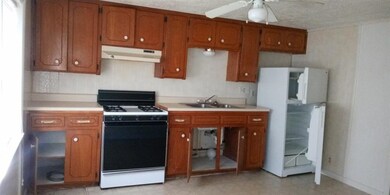 1412 N Oklahoma Ave, Shawnee, OK 74801 - photo 2