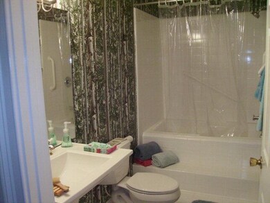 1st flloor bath