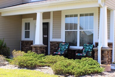 2-2016 Jarvis Ln-Front Porch