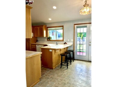 382 Morse Ave, Creswell, OR 97426 - photo 7