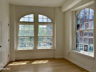 3D Bedroom 1 (Right)