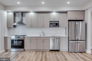 1434 Parrish St unit 2, Philadelphia, PA 19130 - photo 3