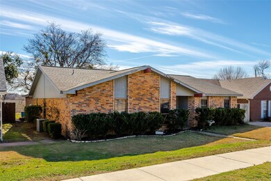 Ranch-style home featuring cooling unit and a fron