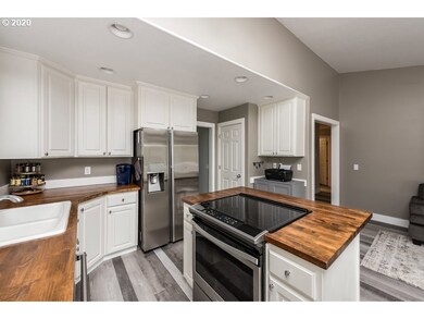 1085 N Noble Ct, Canby, OR 97013 - photo 7