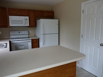 27 Eagle Ridge Rd unit 3, Sandown, NH 03873 - photo 3