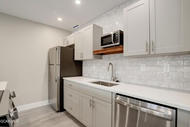 83 GCR 8400 A5_KitchenB