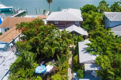 8121 Bayshore Dr, Treasure Island, FL 33706 - photo 2