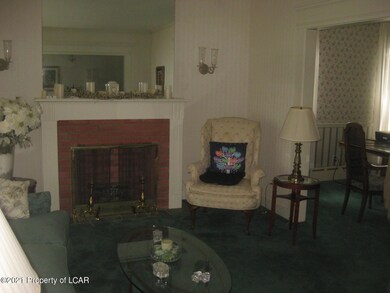 LIVINGROOM