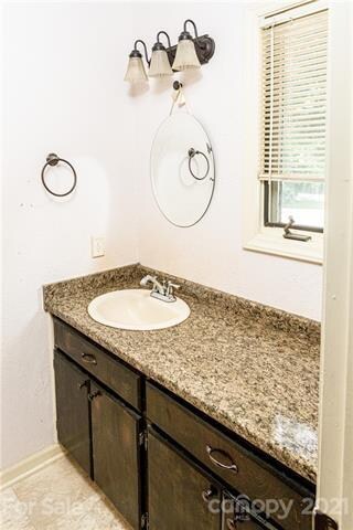 Master bedroom bathroom