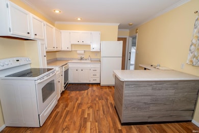 615 E 15th St, Mishawaka, IN 46544 - photo 6