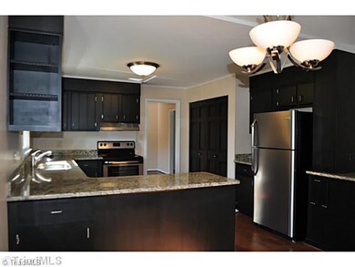 914 Woods Dr, Statesville, NC 28677 - photo 6