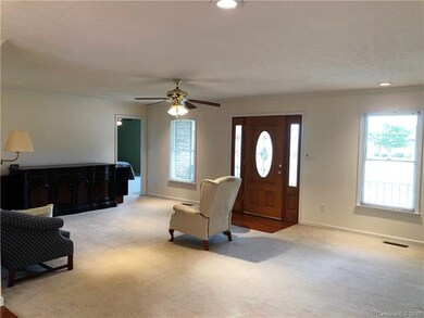 111 Marian Ln, Statesville, NC 28625 - photo 4