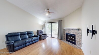 4-web-or-mls-3805 Yardley Ct 207 Louisvi