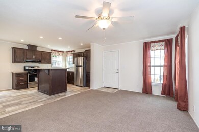 8 Nichols Cir, Phoenixville, PA 19460 - photo 3