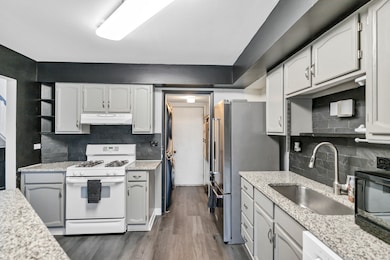 1941 Quaker Hollow Ln unit 11, Streamwood, IL 60107 - photo 6