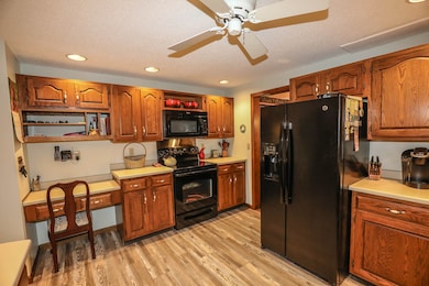 17 King Henry Dr, Londonderry, NH 03053 - photo 7