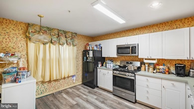 3903 Red Deer Cir, Randallstown, MD 21133 - photo 7