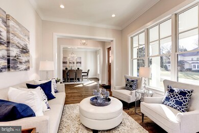 8909 Charred Oak Dr, Bethesda, MD 20817 - photo 3