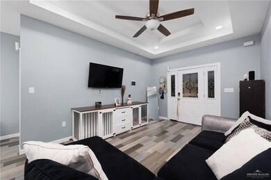 1112 Mezquite Dr, Alamo, TX 78516 - photo 2