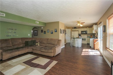 1612 Turning Leaf Dr, Franklin, IN 46131 - photo 6