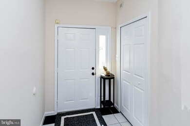 7162 Mahogany Dr, Hyattsville, MD 20785 - photo 6