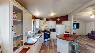 CUTE KITCHEN