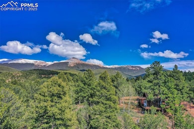 Close to Mueller State Park, Cripple Creek Gambling, Ring of the Peak Trails, 1 1/2 hours to Breckenridge skiing or Buena Vista rafting. Yet only 50 minutes to Colorado Springs!