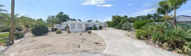 View of front facade with driveway