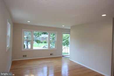 9024 Dixon Dr, Clinton, MD 20735 - photo 2
