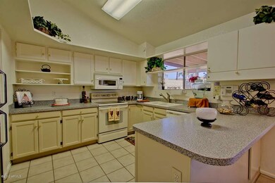 Bright and Clean Kitchen