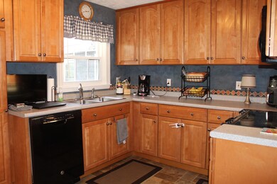 130 Pennsylvania Ave, South Portland, ME 04106 - photo 6