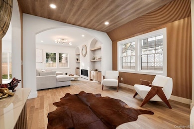 22 Franklin Ave, Port Washington, NY 11050 - photo 7