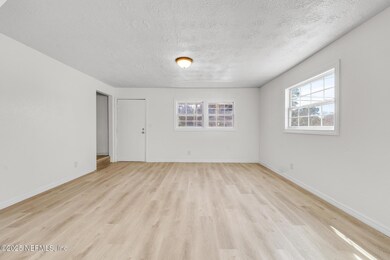 2811 Myrtis Rd, Jacksonville, FL 32218 - photo 6