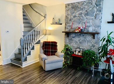 828 Gordon St, Reading, PA 19601 - photo 2