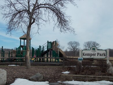 99 Sparrow Rd, Carpentersville, IL 60110 - photo 2