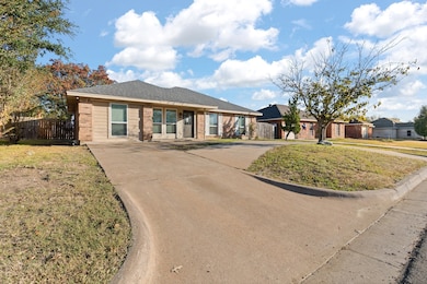 119 Liesa St, Alvarado, TX 76009 - photo 2
