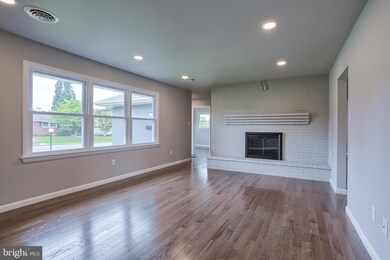 527 Cedar Ave, Hershey, PA 17033 - photo 3