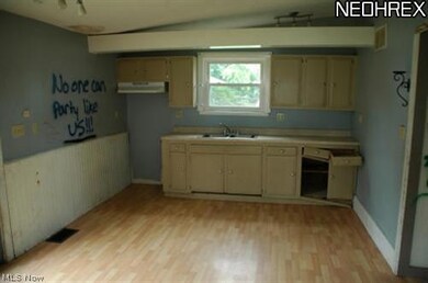 42 E Satin St, Jefferson, OH 44047 - photo 4