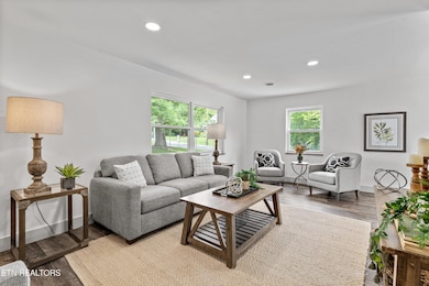 4525 Fawnie Ln03 (4)[3000]